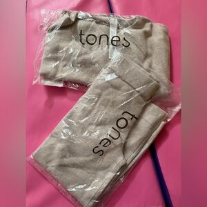 Tones by Daryl Ann Nuuds - Luxe knit set